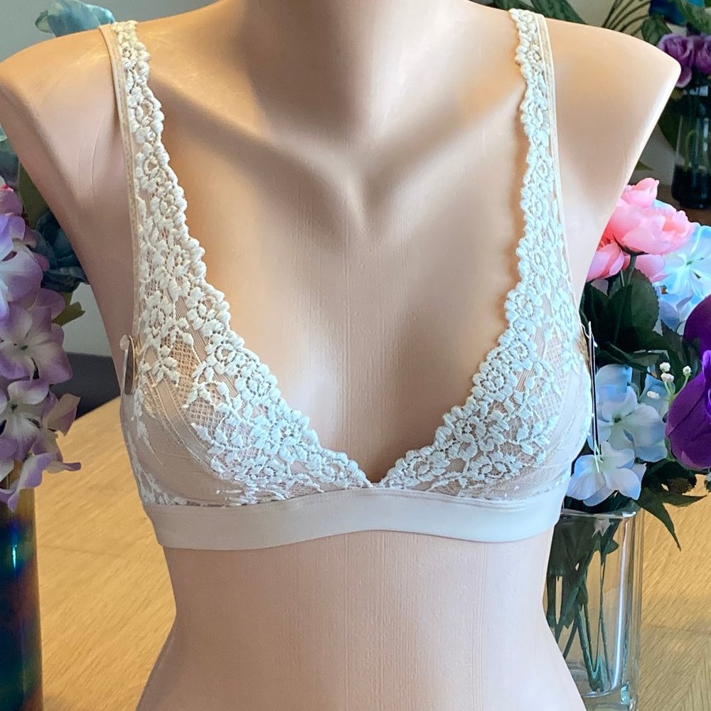 Wacoal Embrace Nude Lace Bralette Size 30 WF Bra